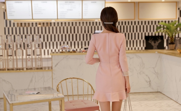 女神孙允珠，丹麦磨坊少女清纯花蜜连衣裙