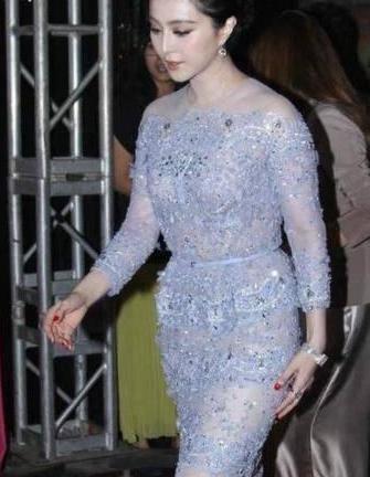 范冰冰薄纱裙明艳动人,未修图好显胖,网友:没有对比就没有差距