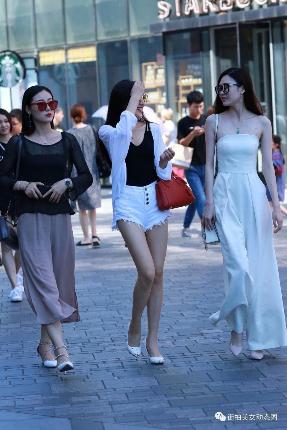 三位气质不同的美女,你喜欢那一种?