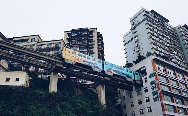  「重庆」中国最“郁闷”的城市，因面积过大，常被人误以为是一