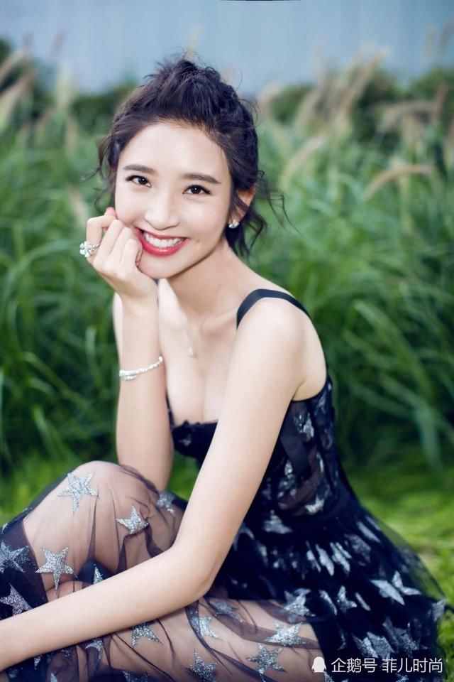 唐艺昕好尴尬！胖到短裤都快撑炸了，网友：这腿是认真的吗？