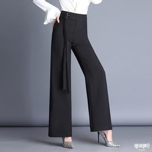 过时的裤子别穿了，今春流行这种阔腿裤，百搭洋气显气质