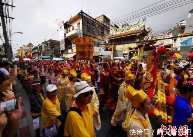 湄洲妈祖巡安 曼谷民众狂欢