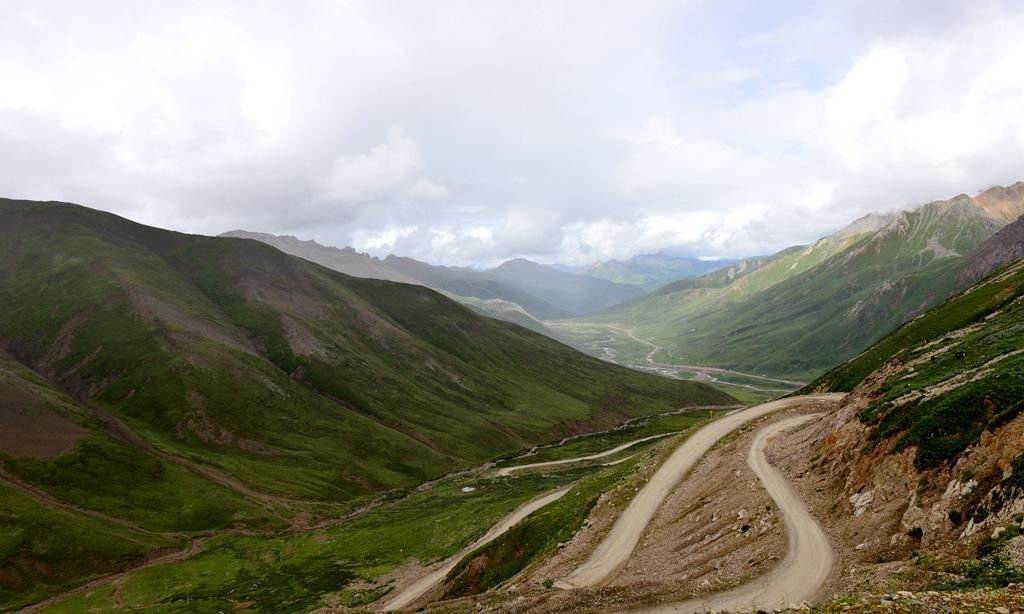 到西藏地区旅行，开什么车好？必须是越野车吗