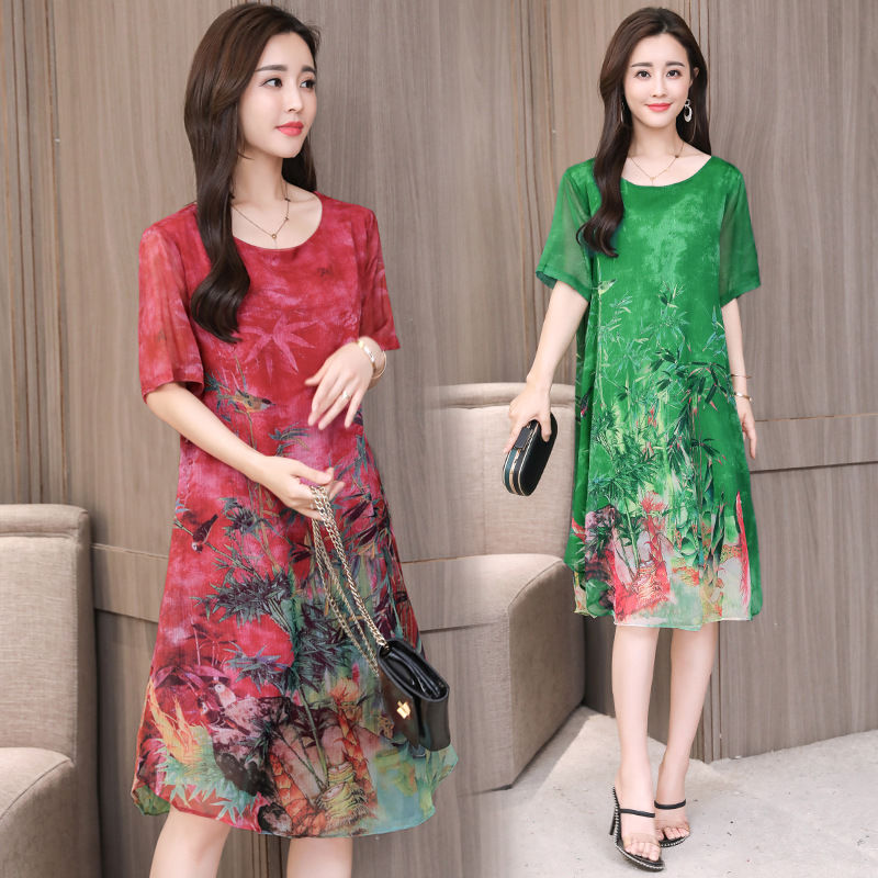 适合任何身材的纯色“包臀裙”,显白又显瘦,简单就很美