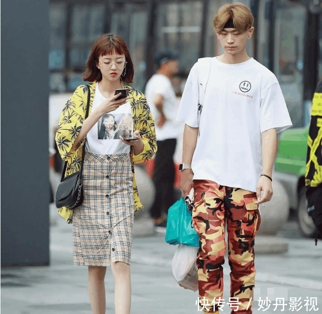  「选择」素人街拍: 穿搭变换无常, 你中意哪一款我选择第三位