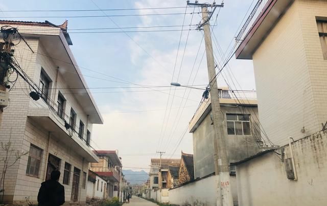  看吧：峒峪村是蓝田玉山地区最大而且最古老的村庄之一。来看看吧