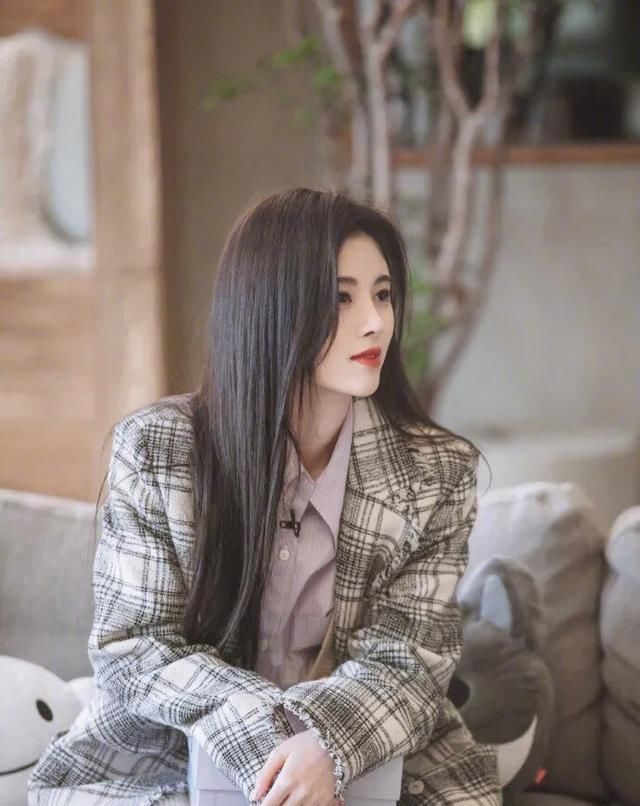 「烦恼」春季踏青游玩不烦恼,18套超心机穿搭可盐可酷随心变