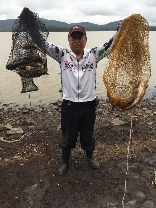  「回家」去了趟乌苏里江，带着满身的蚊子包和一米多长的胖头鱼回家了