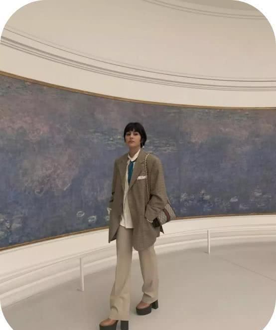  气质@女人穿裙子尽量少穿这“三双”鞋子，没气质没档次，明星都难驾驭