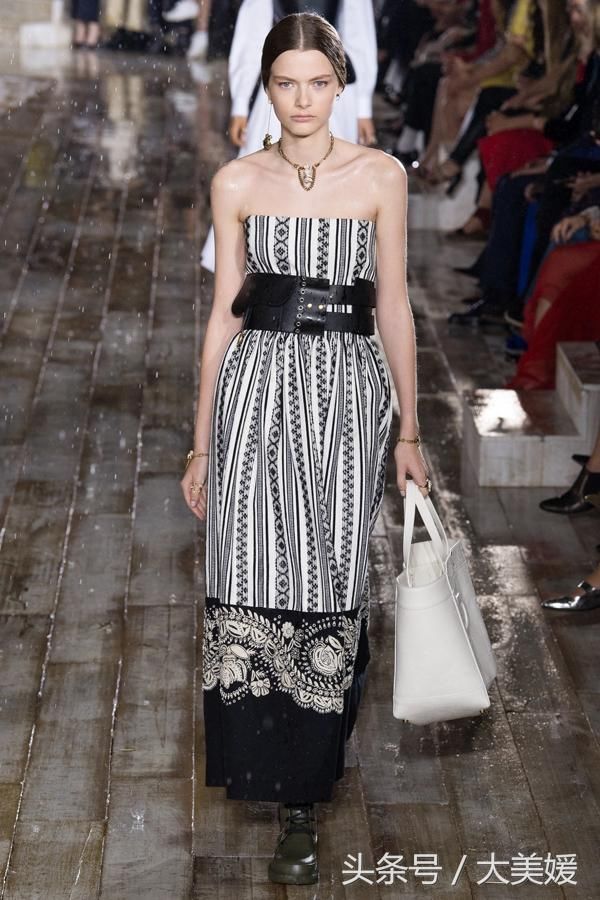 大美媛服饰迪奥2019早春度假系列时装秀