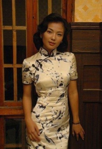  「心中」娱乐圈中的各位女星穿旗袍装扮，谁才是你心中的最美旗袍美人呢？