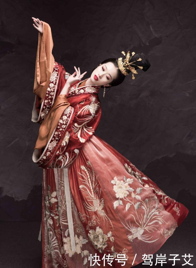  [汉服]这些“上架嫌它丑，下架求成狗”的绝版汉服，有你的梦中情裙吗