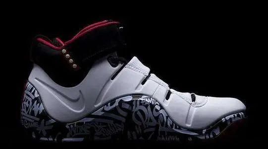 Nike:致敬老款成主旋律?Nike和Jordan两款全新实战鞋曝光!