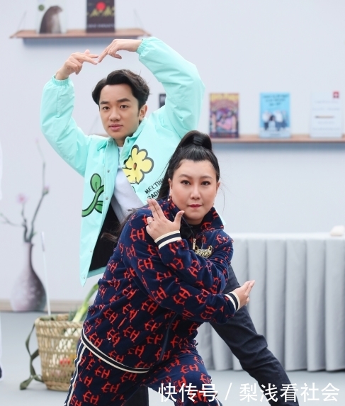 『亲爱』《亲爱的,来吃饭》开播在即!贾乃亮自称“腰部艺人”为哪般?