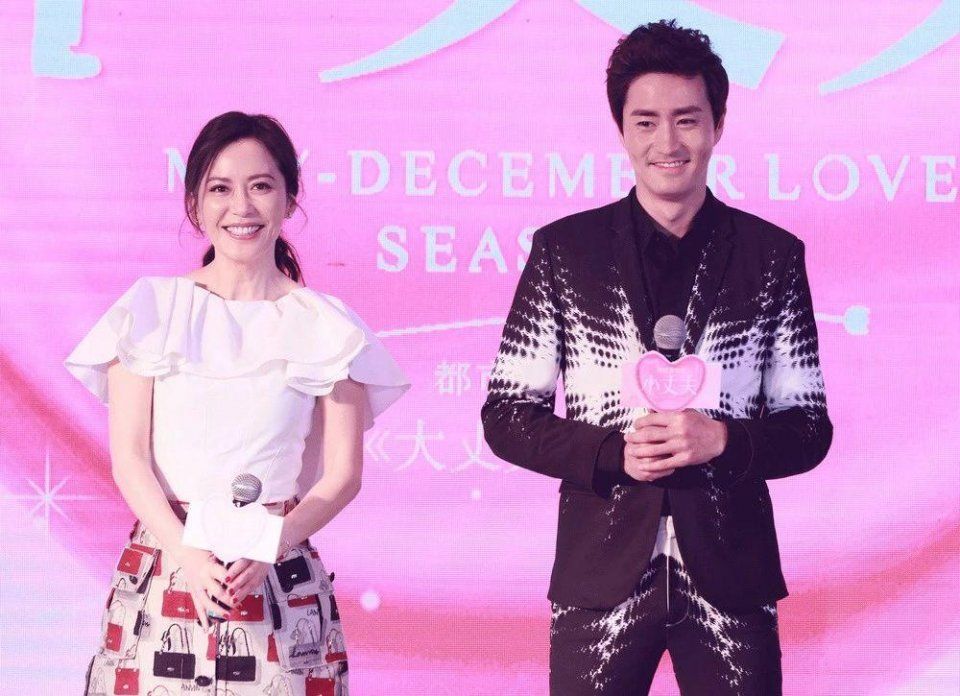 47岁俞飞鸿未婚又怎样?20岁的脸，2米8气场的衣品，活得比谁都好